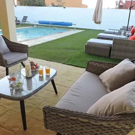 Ventura - Piscina Climatizada & Aire Acondicionado 别墅